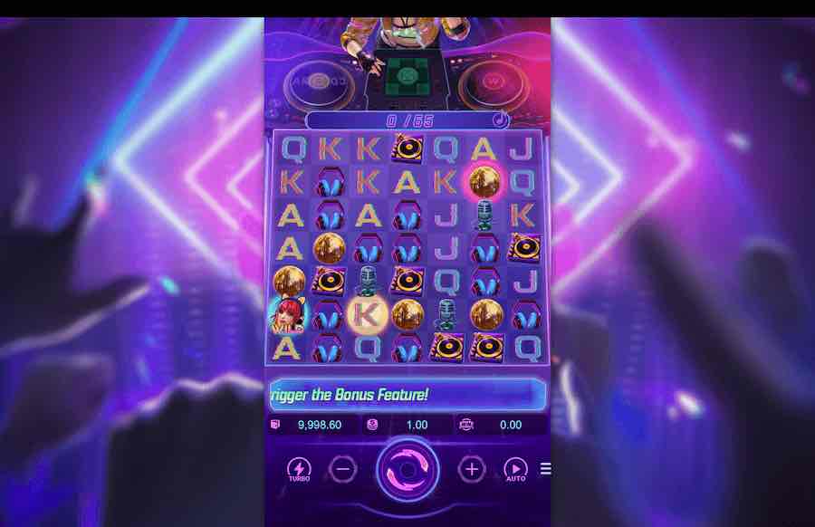 Rave Party Fever slot base game